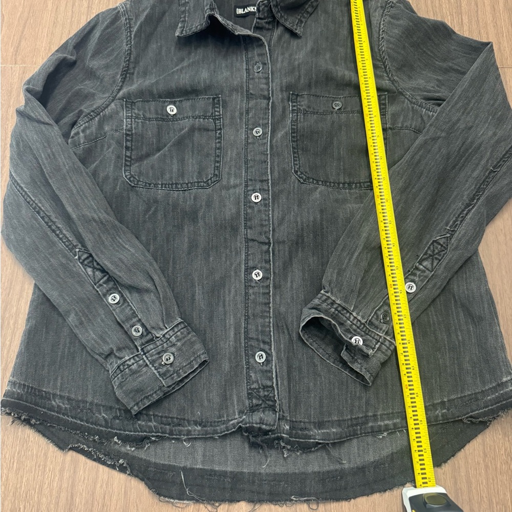 BLANKNYC Women’s‎ XS Shirt Black Button Down Long Sleeve Fringe Hem Distressed - Picture 7 of 10